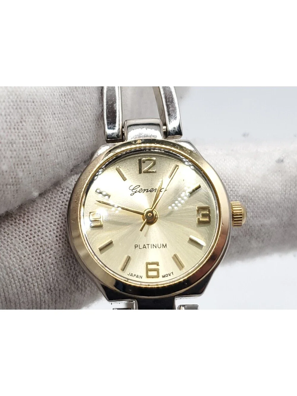 Geneva Platinum Quartz Womens Watch New Battery Two-Tone Gold Tone Dial 21mm